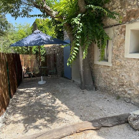 La Parenthese Du Var - Chambre D'Hotes Petits Dejeuners Inclus Et Terrasse Ombragee Saint-Antonin-du-Var Esterno foto