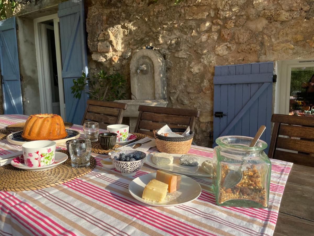 La Parenthese Du Var - Chambre D'Hotes Petits Dejeuners Inclus Et Terrasse Ombragee Saint-Antonin-du-Var Esterno foto