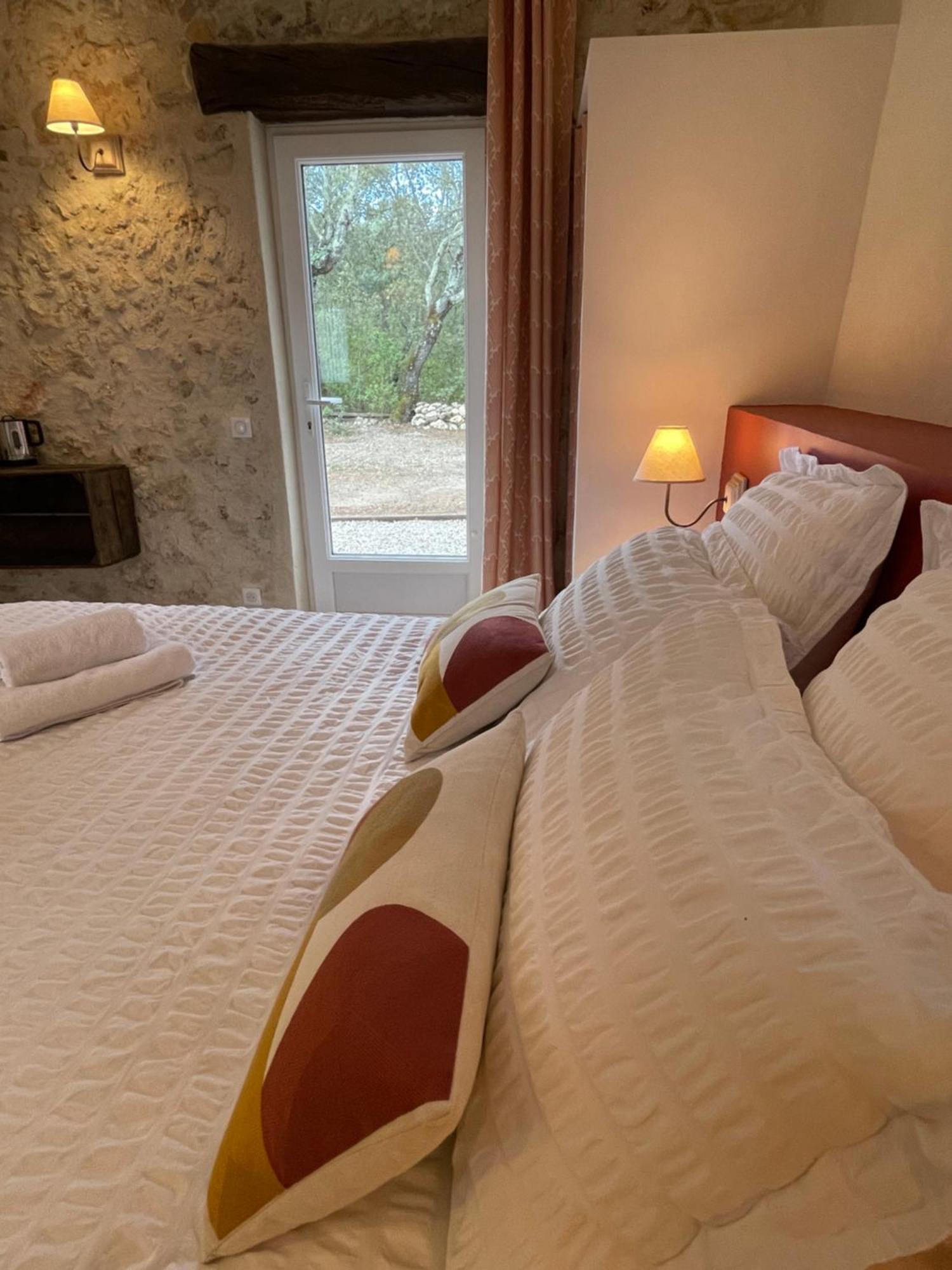La Parenthese Du Var - Chambre D'Hotes Petits Dejeuners Inclus Et Terrasse Ombragee Saint-Antonin-du-Var Esterno foto