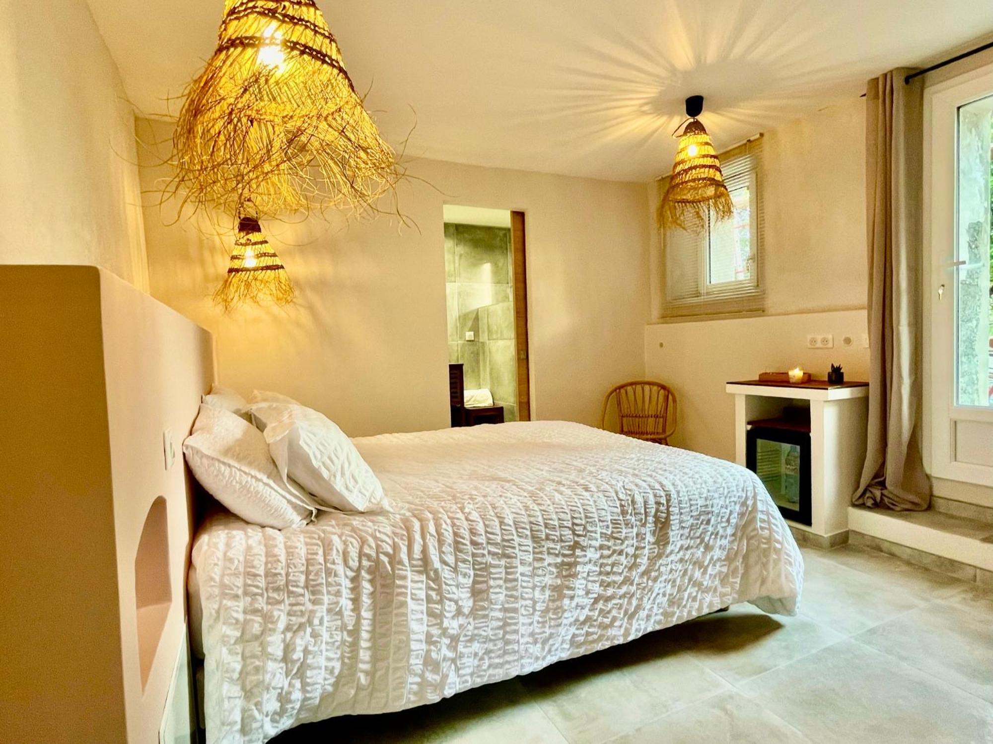 La Parenthese Du Var - Chambre D'Hotes Petits Dejeuners Inclus Et Terrasse Ombragee Saint-Antonin-du-Var Esterno foto