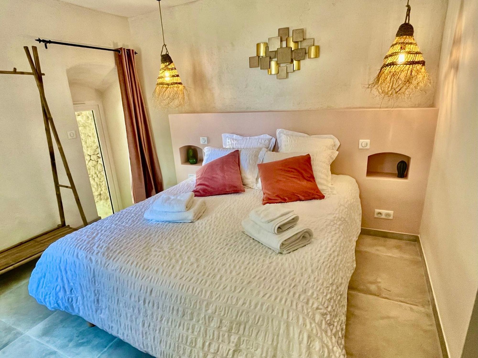 La Parenthese Du Var - Chambre D'Hotes Petits Dejeuners Inclus Et Terrasse Ombragee Saint-Antonin-du-Var Esterno foto