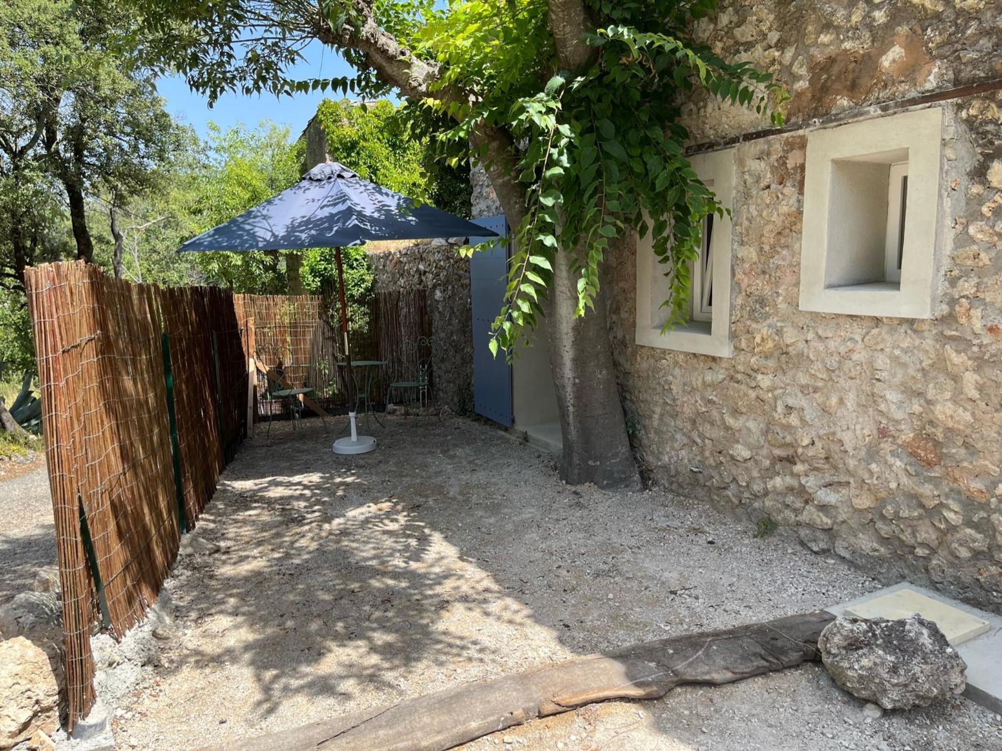 La Parenthese Du Var - Chambre D'Hotes Petits Dejeuners Inclus Et Terrasse Ombragee Saint-Antonin-du-Var Esterno foto