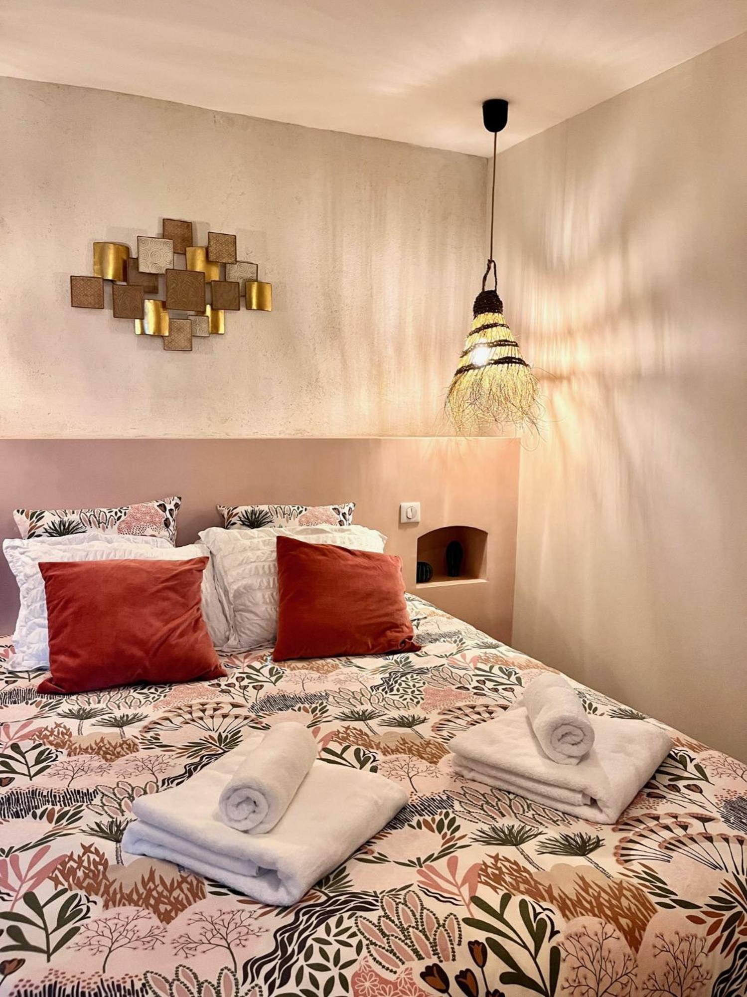 La Parenthese Du Var - Chambre D'Hotes Petits Dejeuners Inclus Et Terrasse Ombragee Saint-Antonin-du-Var Esterno foto